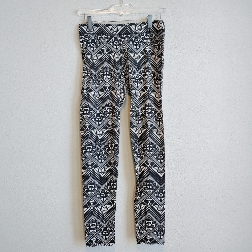 Pink Victoria's Secret Leggings Graphic Print Sz M